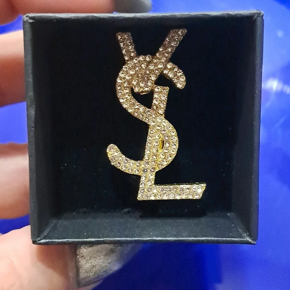 Sparkling Silver Crystal Brooch - Picture 1 of 6